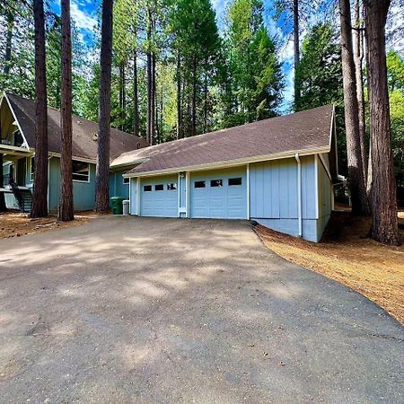 Cabin In The Trees-Game Room Pollock Pines エクステリア 写真